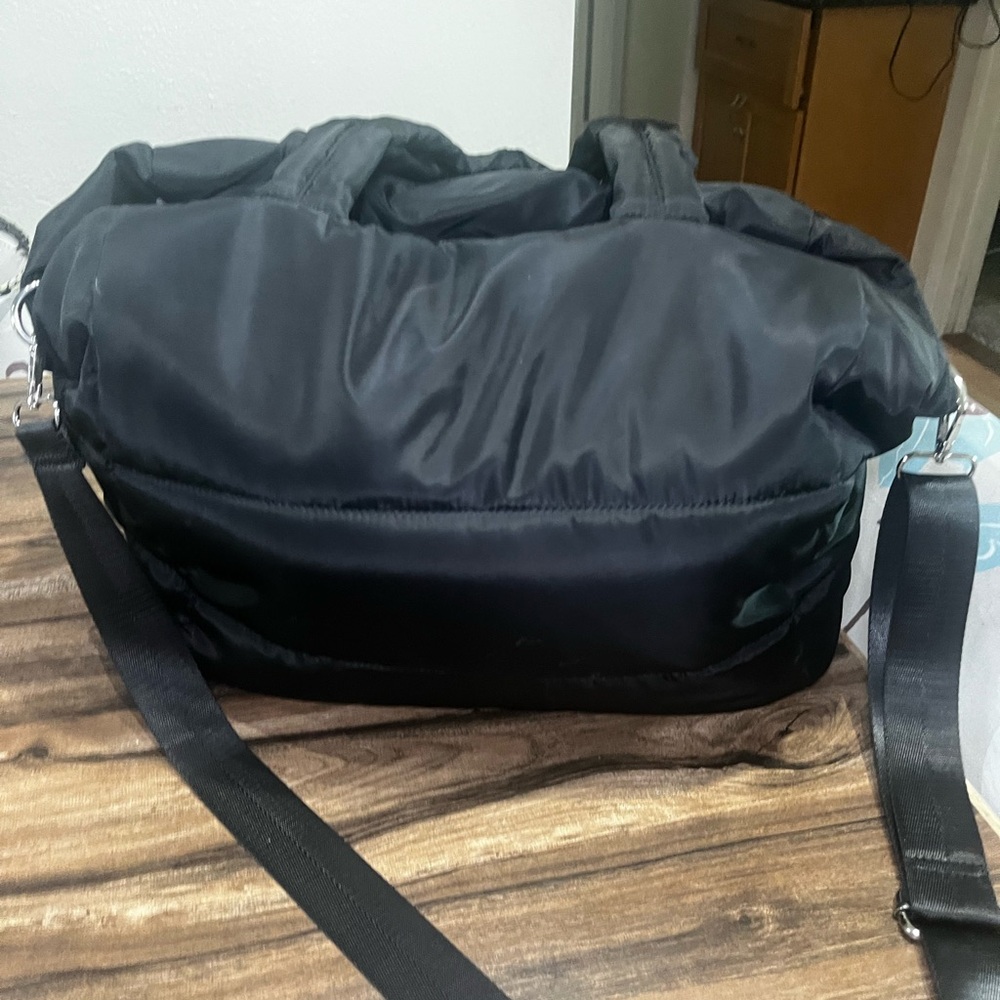 Unisex Urbanfit by Urban Expressions Black Quilted Duffle Bag